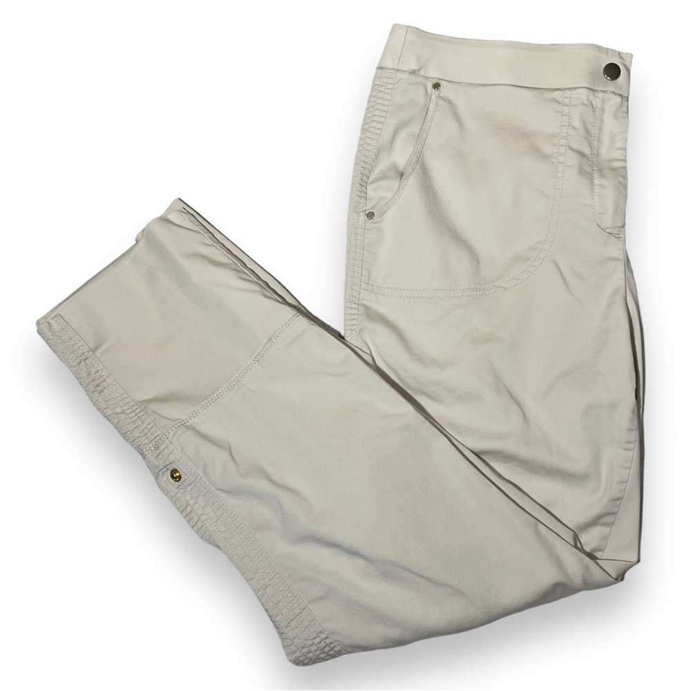 Chico’s Women’s Cool Cargo Convertible Crop Beige Size 0.5 (6)